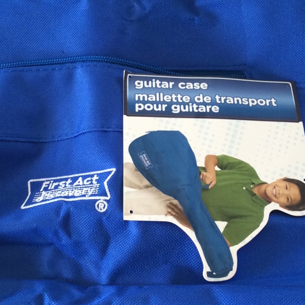 NWT STUDENT GUITAR CASE